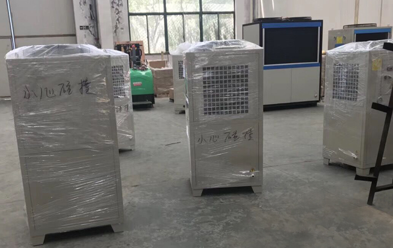 油冷機(jī)和冷水機(jī)該如何選擇？